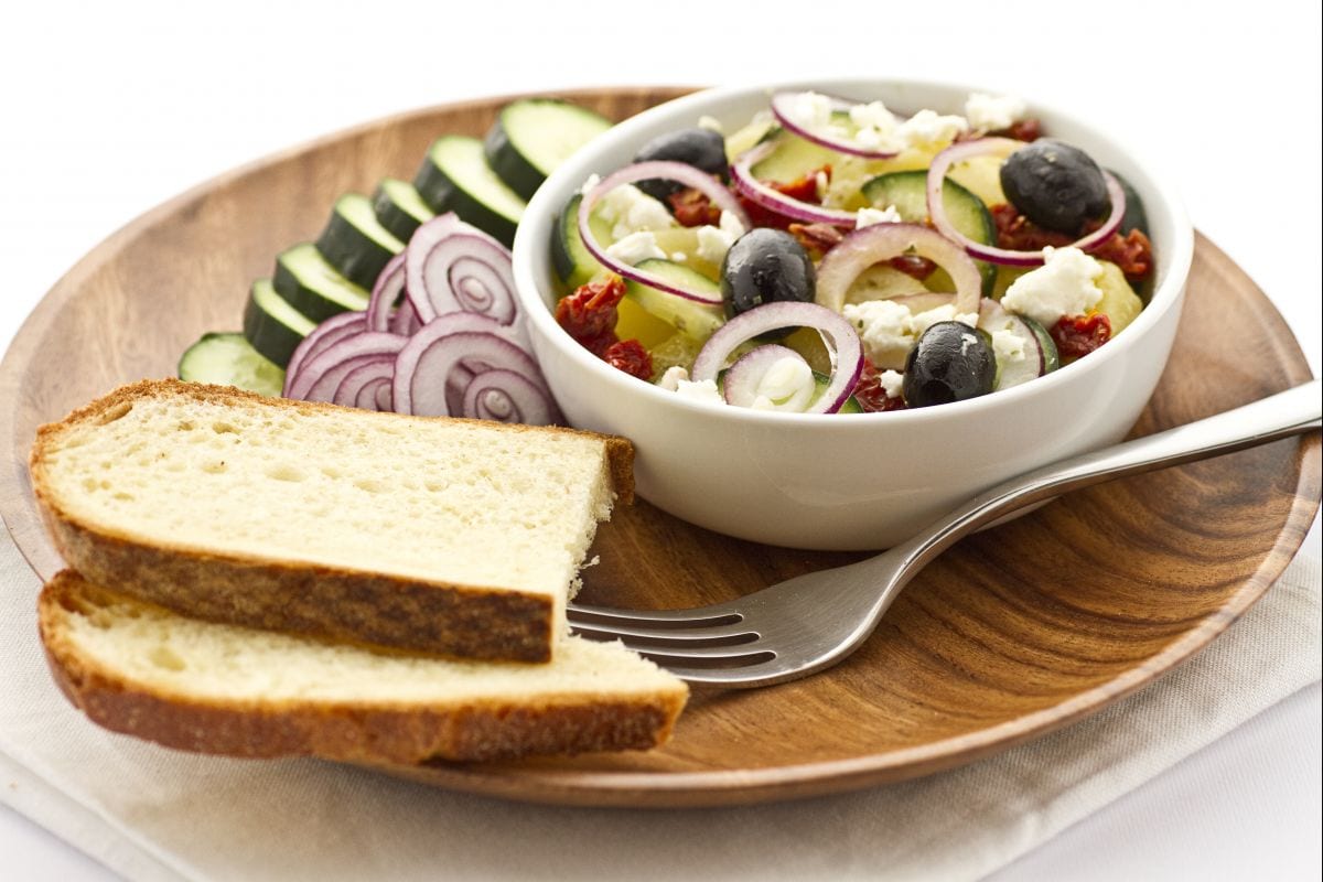 Salada de batatas e pepinos