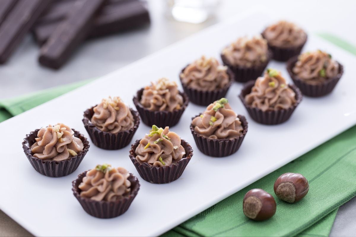 Bombons de chocolate amargo com creme de mascarpone