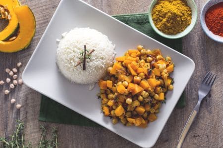Curry vegetariano com abóbora e grão-de-bico