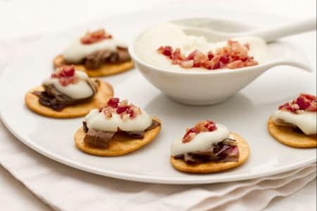 Spianatine com creme de asiago, radicchio e pancetta