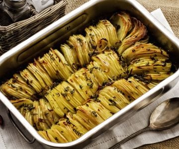 Travessa de batatas assadas