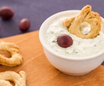 Torcelli com tzatziki esmirniota