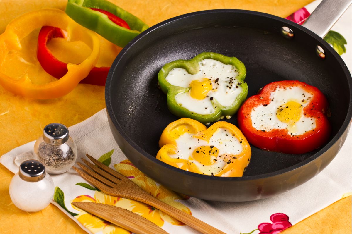 Flores de pimentão com ovos