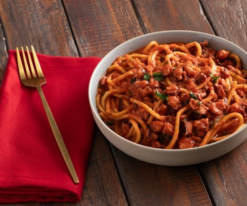 Spaghetti alla chitarra com ragu de polvo