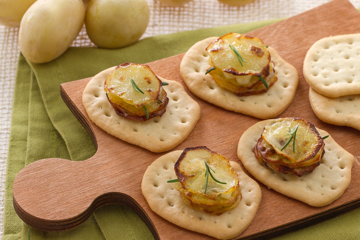 Torre de batatas sobre esmagada