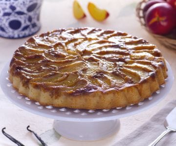 Torta invertida de pêssegos e amaretti