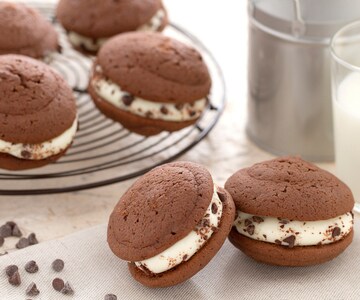 Whoopies de Nesquik com creme stracciatella