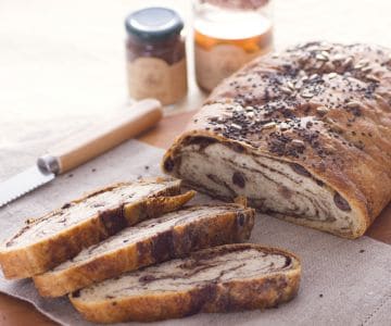 Pão com patê de azeitonas