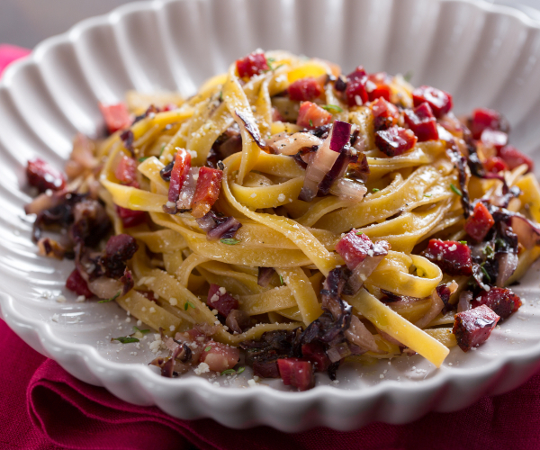 Tagliatelle radicchio e speck