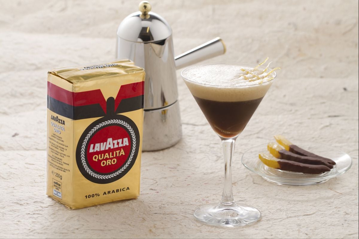 Café shakerato com limão