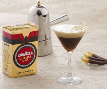 Café shakerato com limão