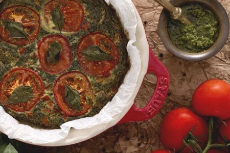 Frittata com pesto e tomates