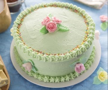 Bolo recheado em camadas