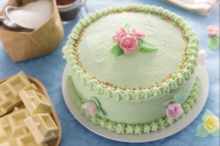 Bolo recheado em camadas