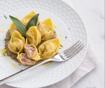 Cappellacci de cotechino e creme de lentilhas