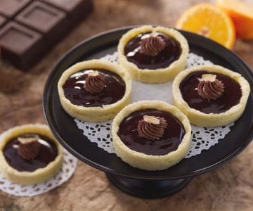 Cestinhas de laranja e chocolate