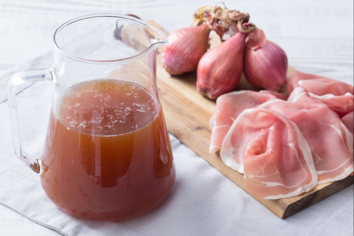 Caldo de presunto cru