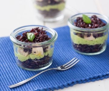 Copinhos de arroz venere e peixe-espada