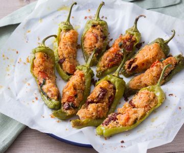 Pimentões doces recheados vegetarianos