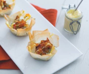 Cestinhos com camarões e abacate