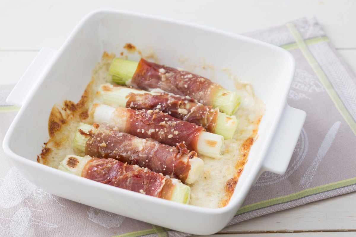 Alho-poró com presunto