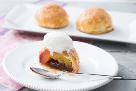 Pêssegos em massa folhada