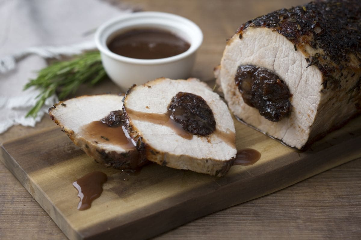 Assado de porco com ameixas