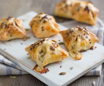 Trouxinhas com lentilhas, linguiça e queijo