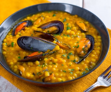 Fregola com abóbora e mexilhões