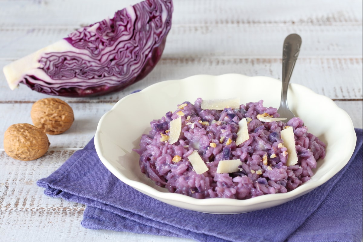 Risoto com repolho roxo e gorgonzola
