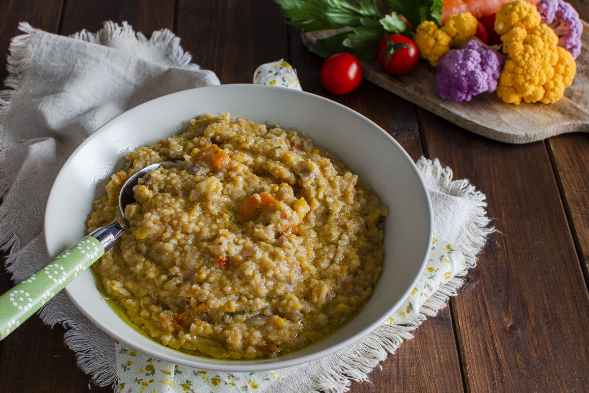 Sopa de legumes e bulgur