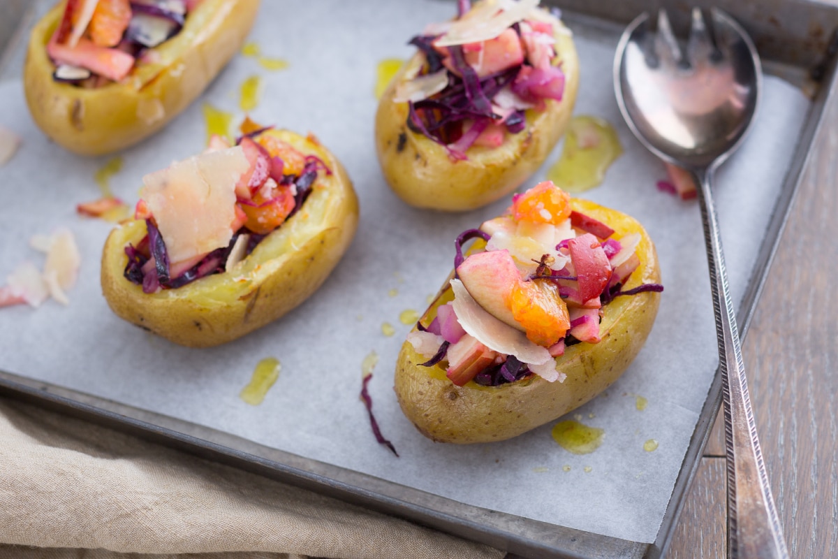 Batatas assadas com maçãs, laranjas e Grana Padano