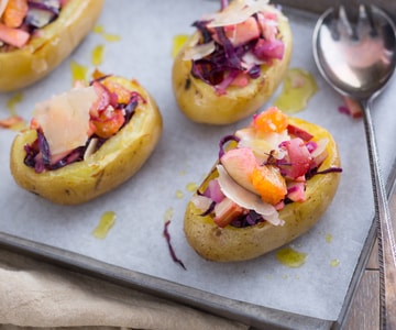 Batatas assadas com maçãs, laranjas e Grana Padano