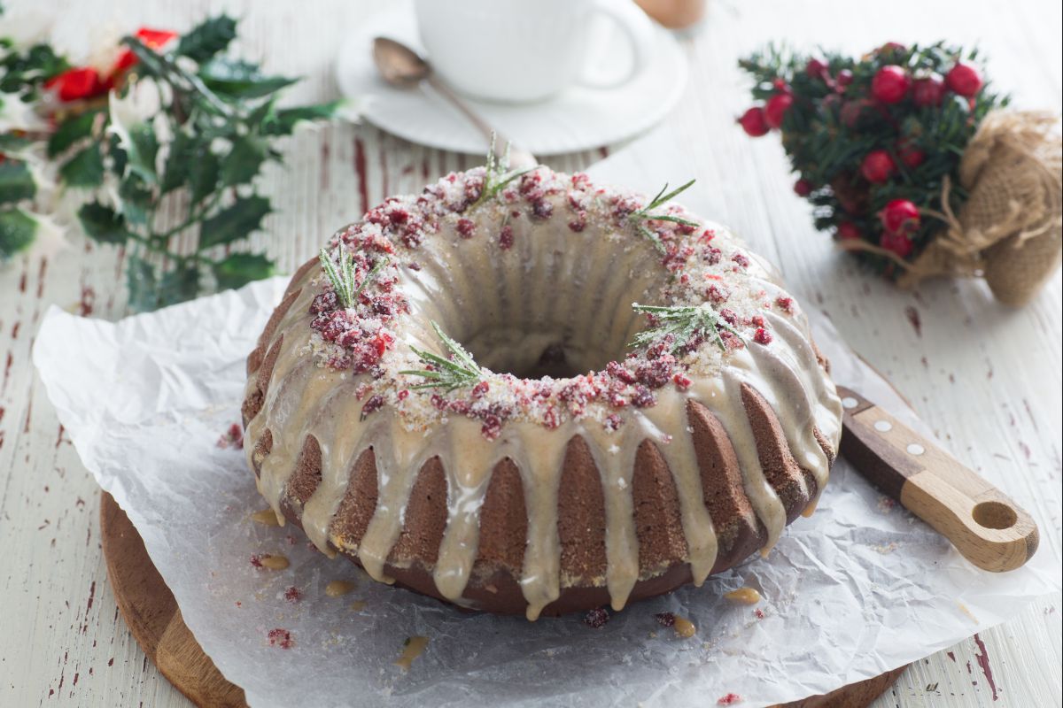 Gingerbread bundt cake