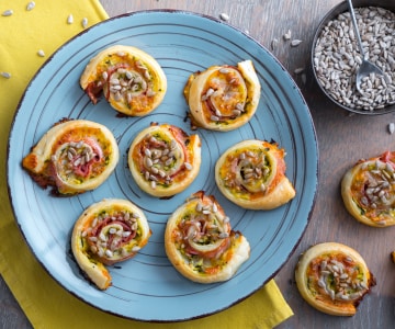 Rolinhos de massa folhada com abobrinha e presunto