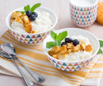 Arroz doce e biscoitos