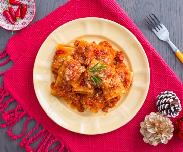 Paccheri com ragù de cotechino