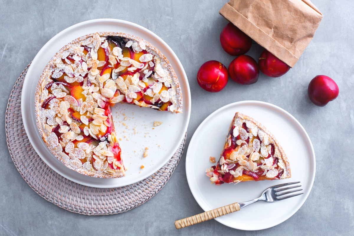 Torta de creme e ameixas