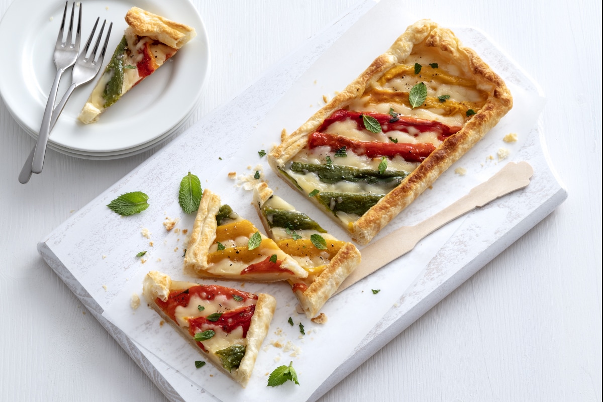 Torta salgada com pimentões e queijo