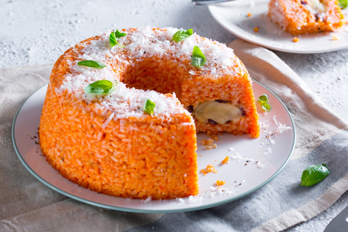 Bolo de arroz recheado com berinjela