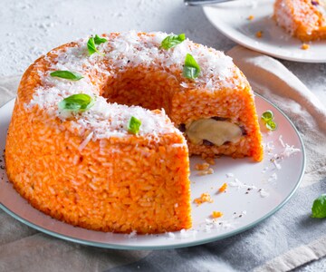 Bolo de arroz recheado com berinjela