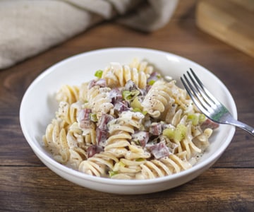 Pasta robiola e speck