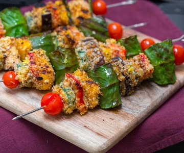 Espetinhos de scamorza no churrasco