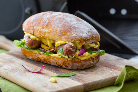 Verzini no churrasco com pimentões e cebolas