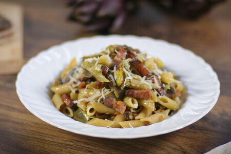 Massa saborosa com alcachofras