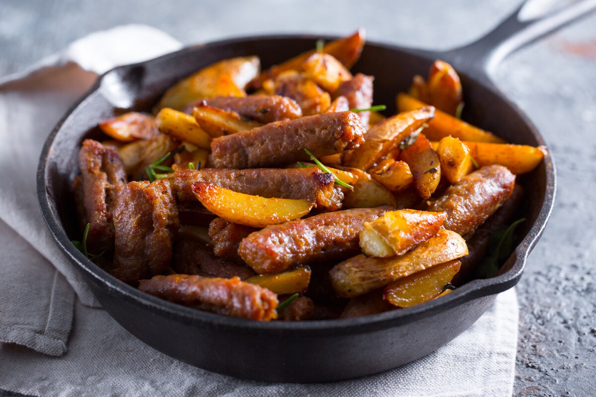 Linguiça e batatas na cerveja