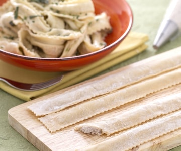 Tagliatelle recheadas com carne e ricota