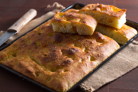 Focaccia de batata alta e fofa