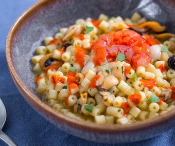 Massa de verão com frutos do mar