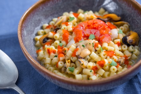 Massa de verão com frutos do mar